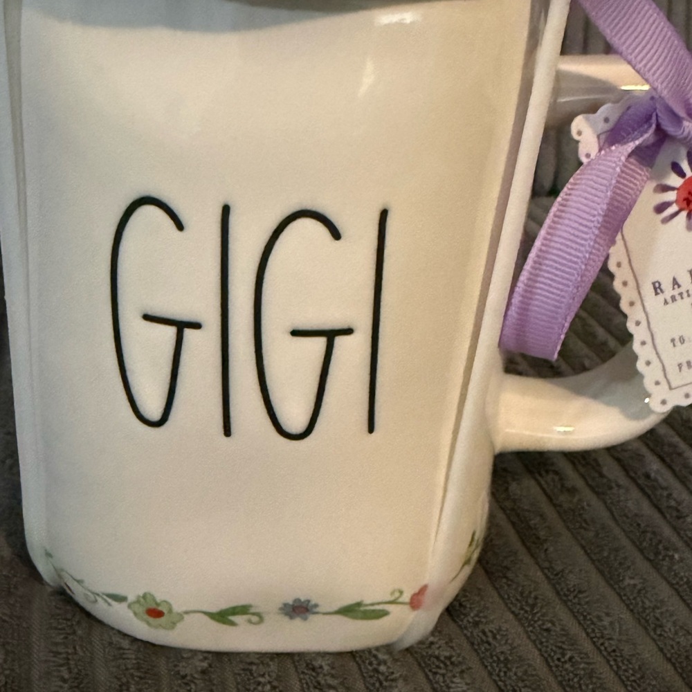 Rae Dunn White Ceramic Mug with Floral Border ‘Gigi’ w/ matching ‘Family’ Frame - Picture 6 of 6